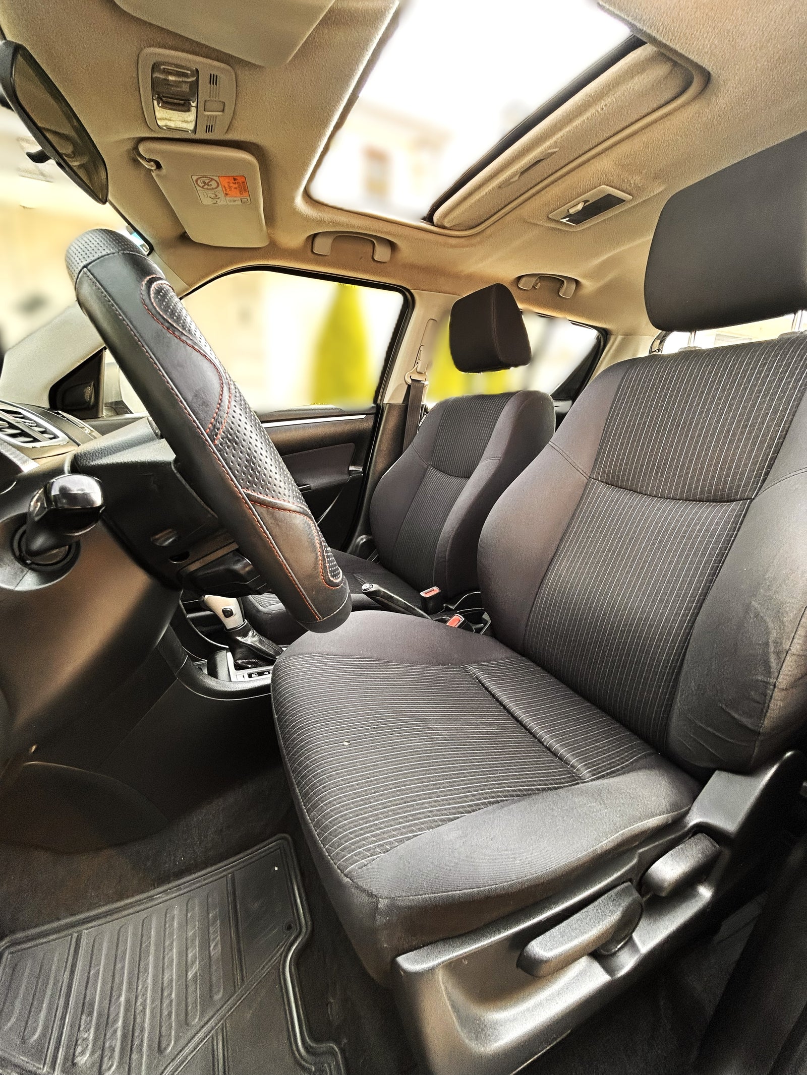 SUZUKI SWIFT GLX - 2015