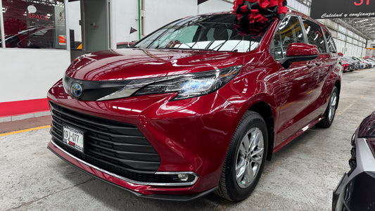 2022 - Toyota Sienna XLE Piel Hybrida SUV TA