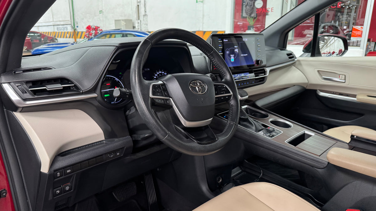 2022 - Toyota Sienna XLE Piel Hybrida SUV TA