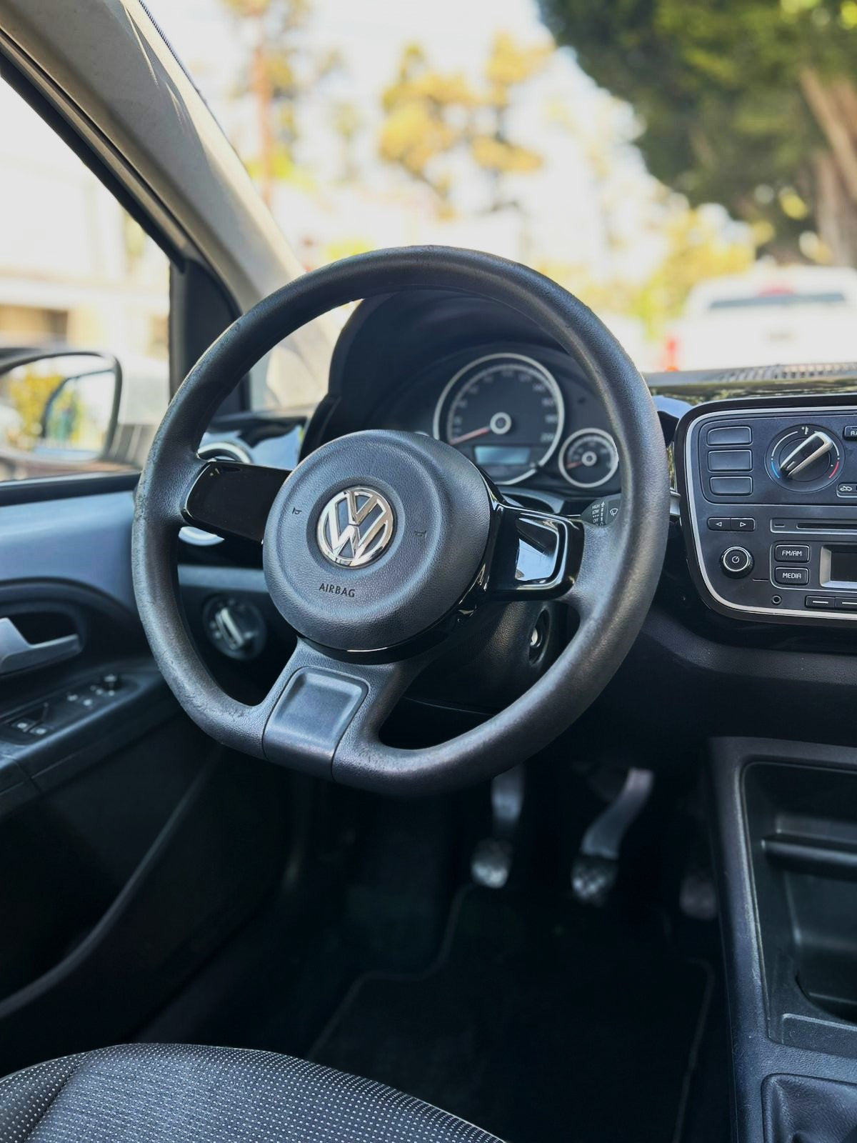 Volkswagen UP High - 2017