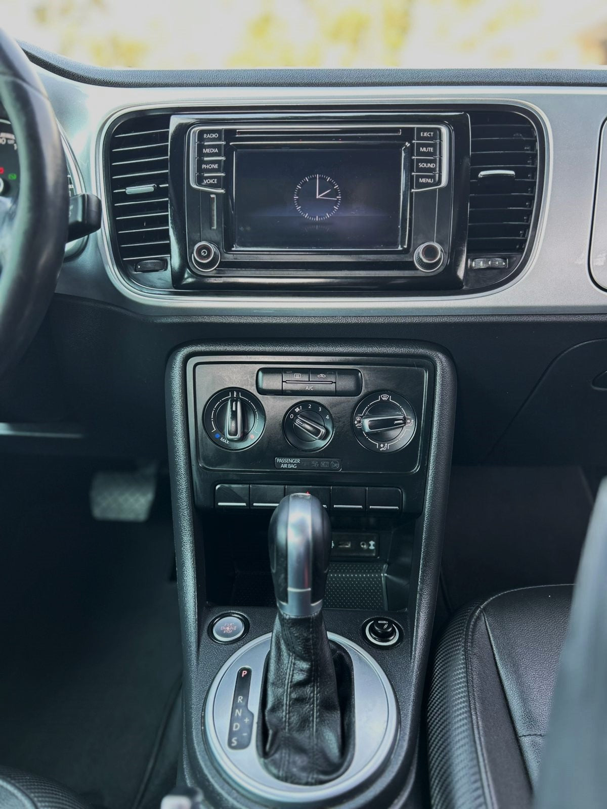 Volkswagen Beetle - 2016