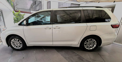 Toyota Sienna XLE Piel - 2017