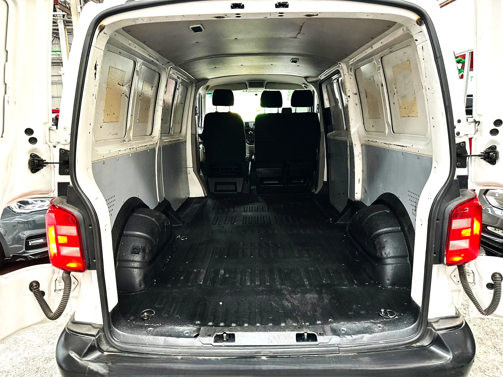 VW TRANSPORTER CARGO VAN - 2018