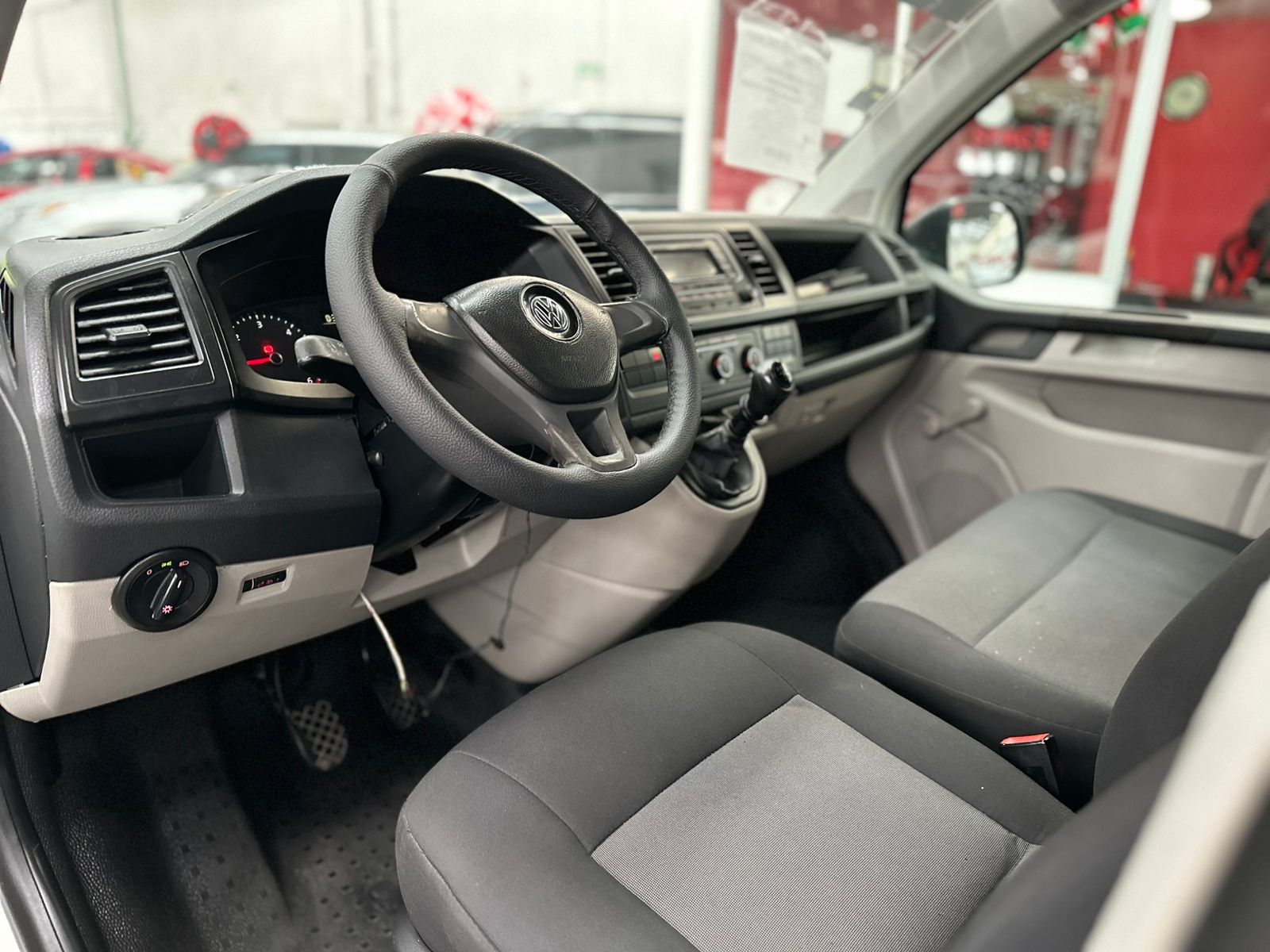 VW TRANSPORTER CARGO VAN - 2018